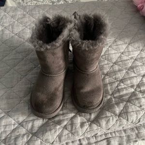 Uggs Bailey boots size 10 toddler